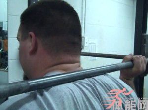 杠铃深蹲的技术要点-第1张图片-体能网
