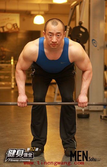 背部肌肉力量训练的七个动作-第10张图片-体能网 背部肌肉力量训练的七个动作-第10张图片-体能网