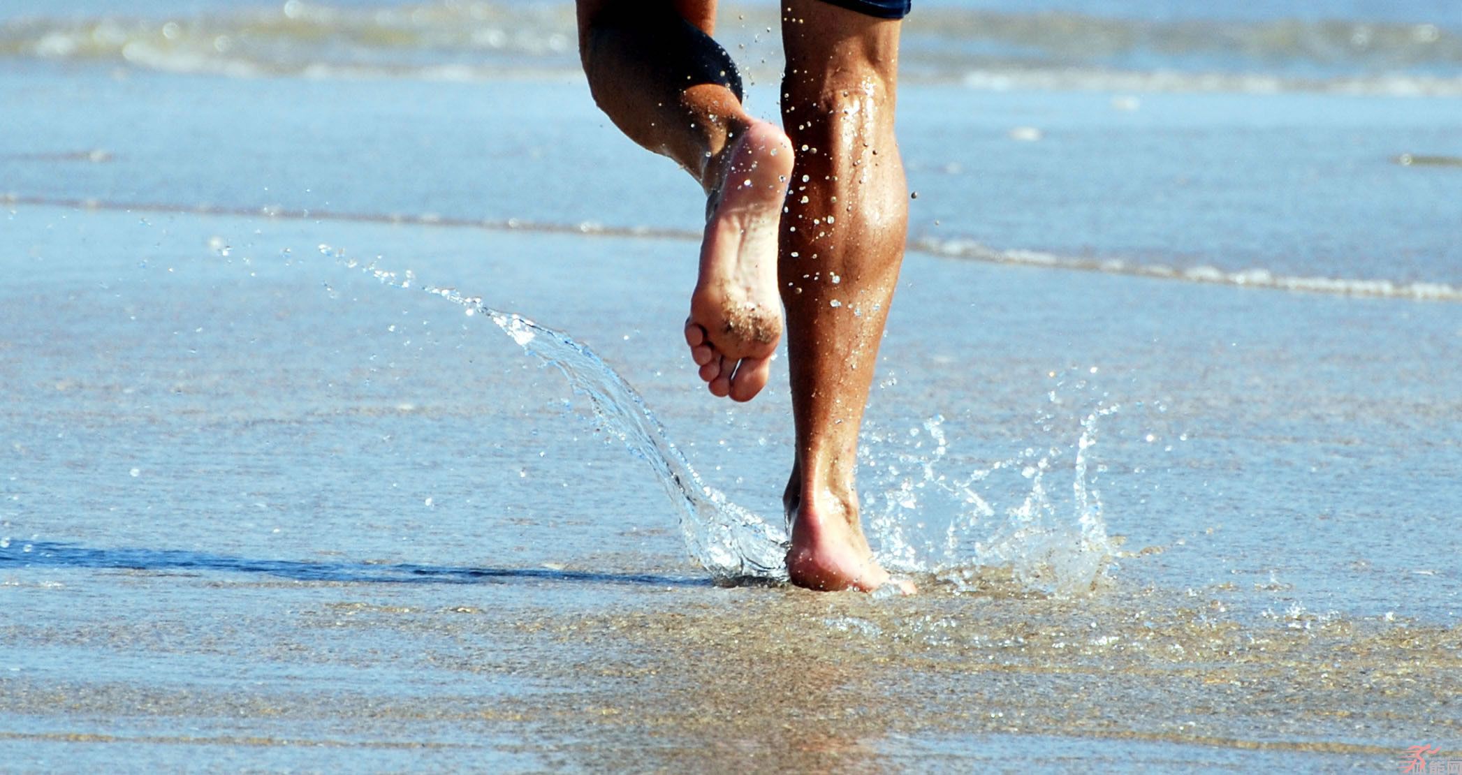 Running-on-beach;-by-sundero.jpg