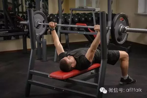 练胸肌没效果，你的动作做对吗？-第6张图片-体能网