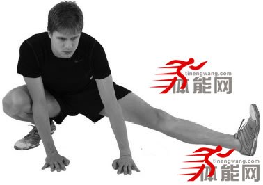 31个准备活动时的拉伸动作