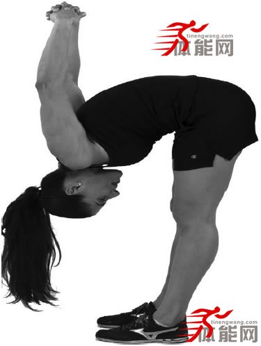 31个准备活动时的拉伸动作